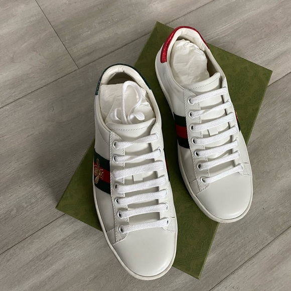 WOMEN'S ACE SNEAKER WITH BEE - Picture 2 of 8